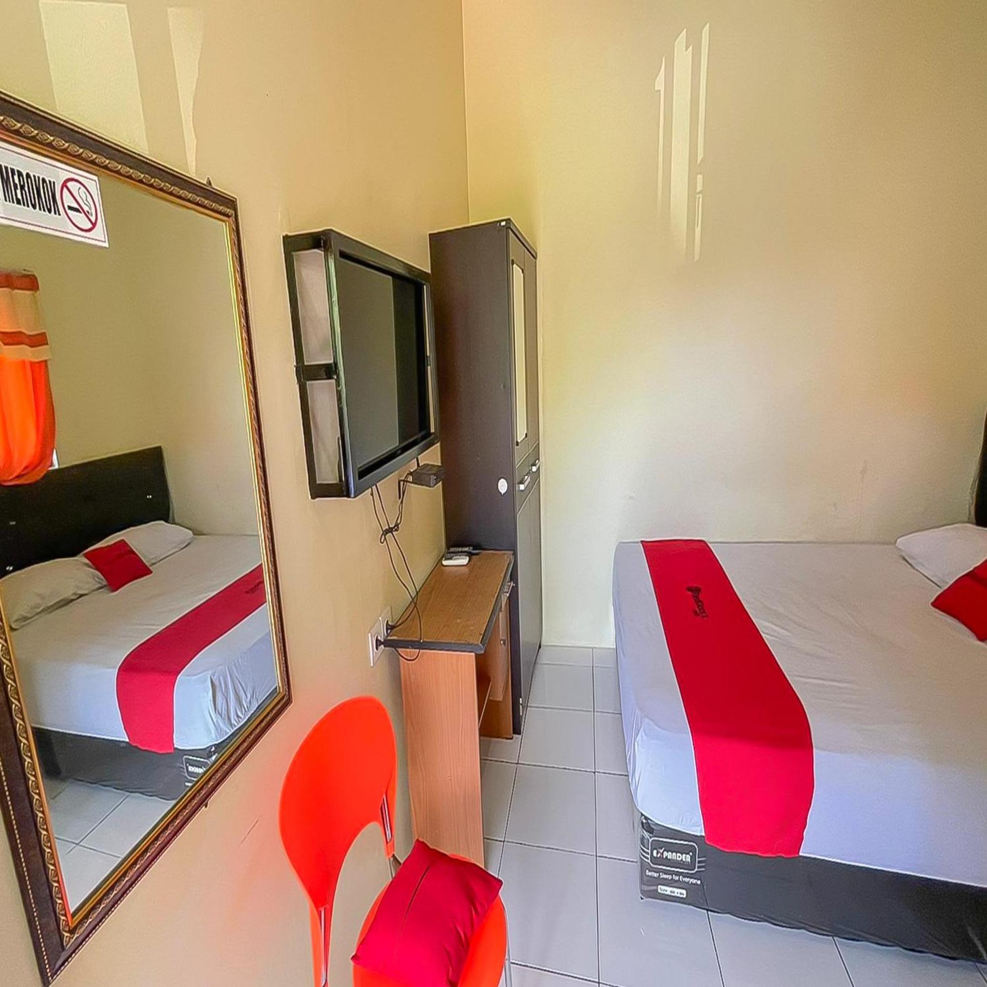 Reddoorz At Wahidin Street Cirebon Otel Dış mekan fotoğraf